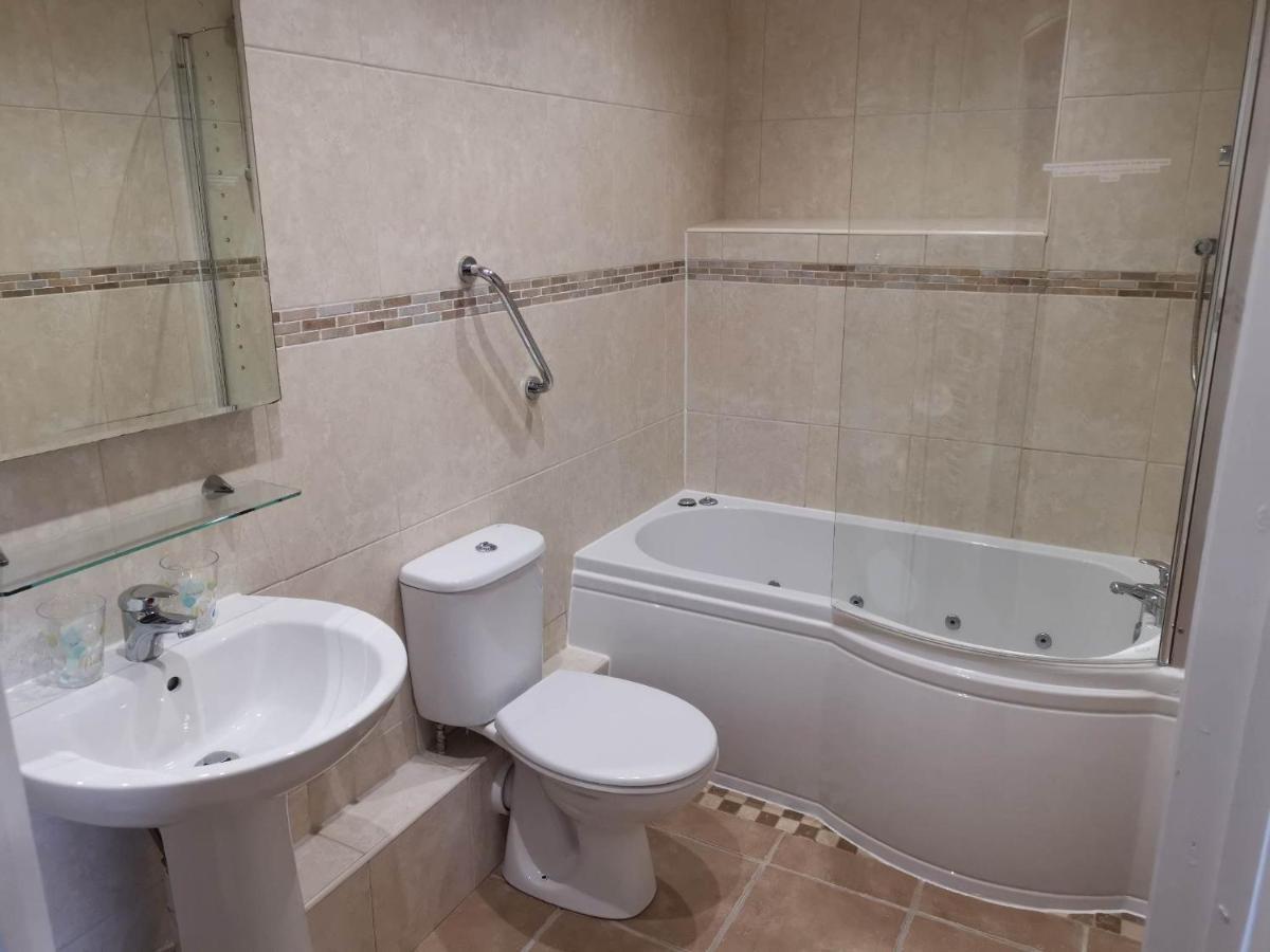 Llety Teifi Guest House Cardigan Eksteriør billede