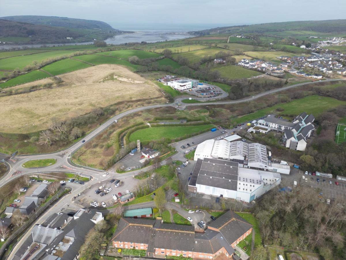 Llety Teifi Guest House Cardigan Eksteriør billede
